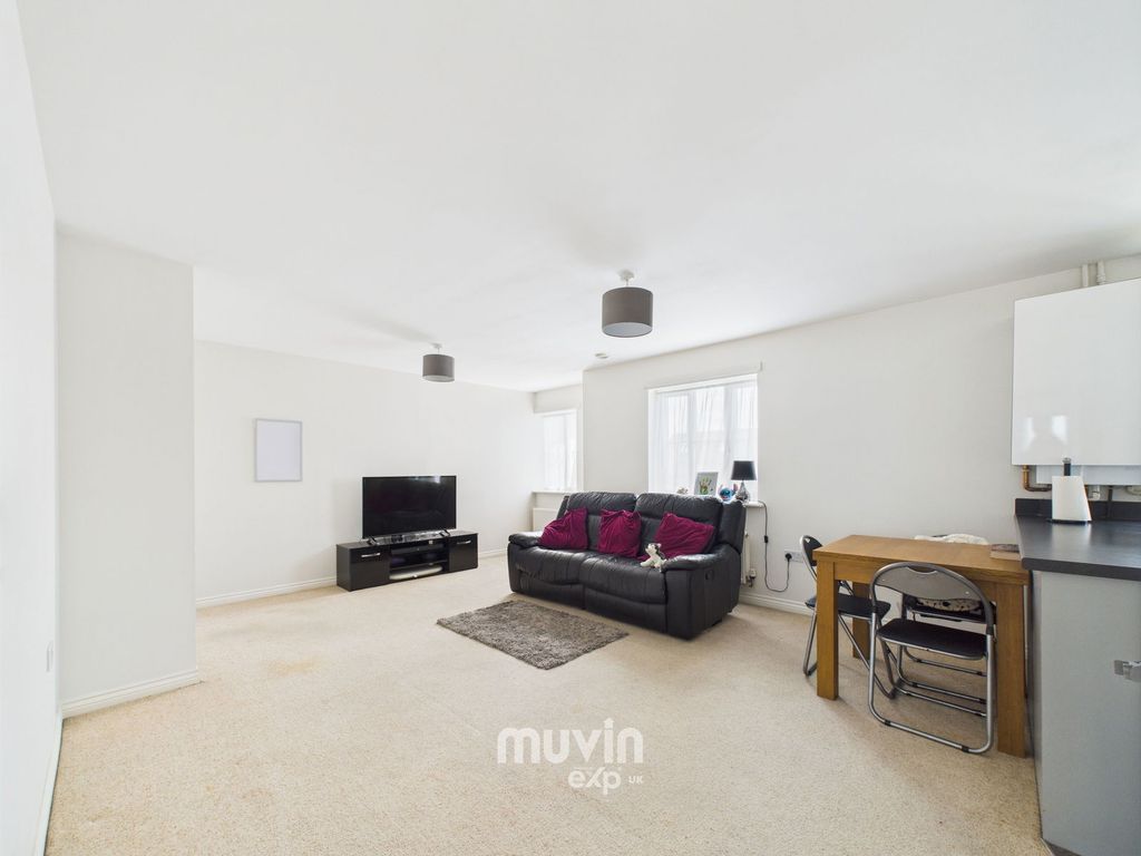 Property photo 3 of 9