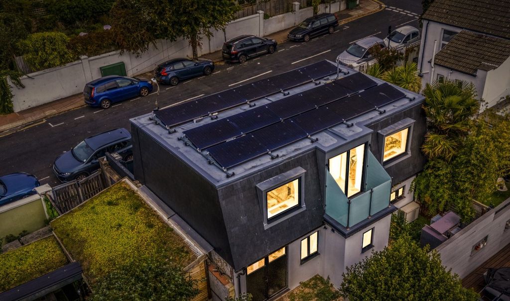 Property photo 3 of 35