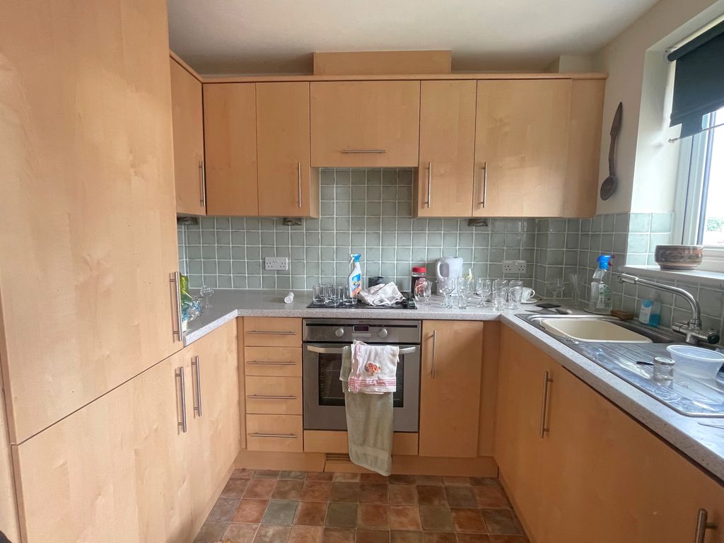 Property photo 3 of 7 Kitchen