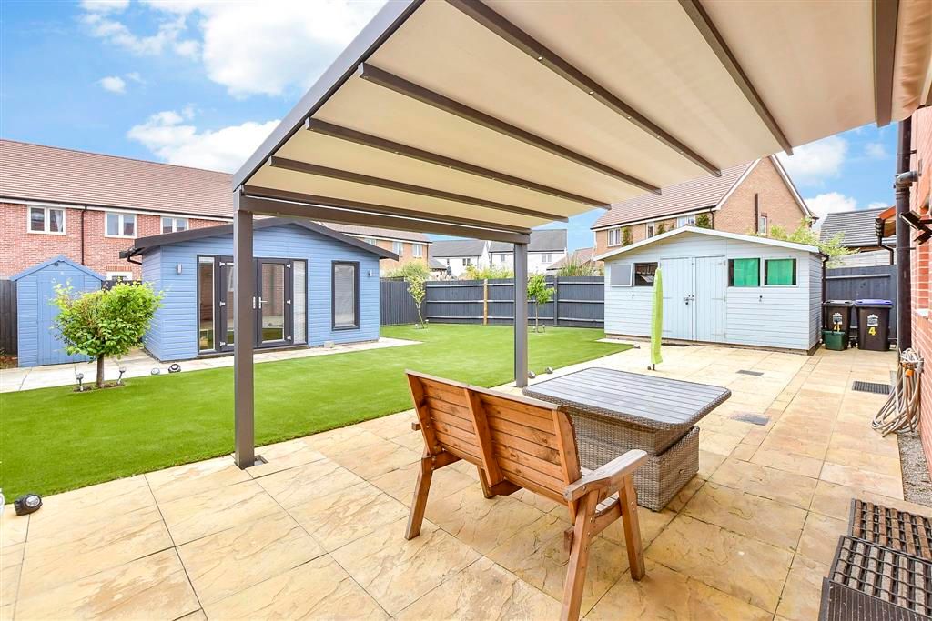 Property photo 2 of 19 Patio / Decking