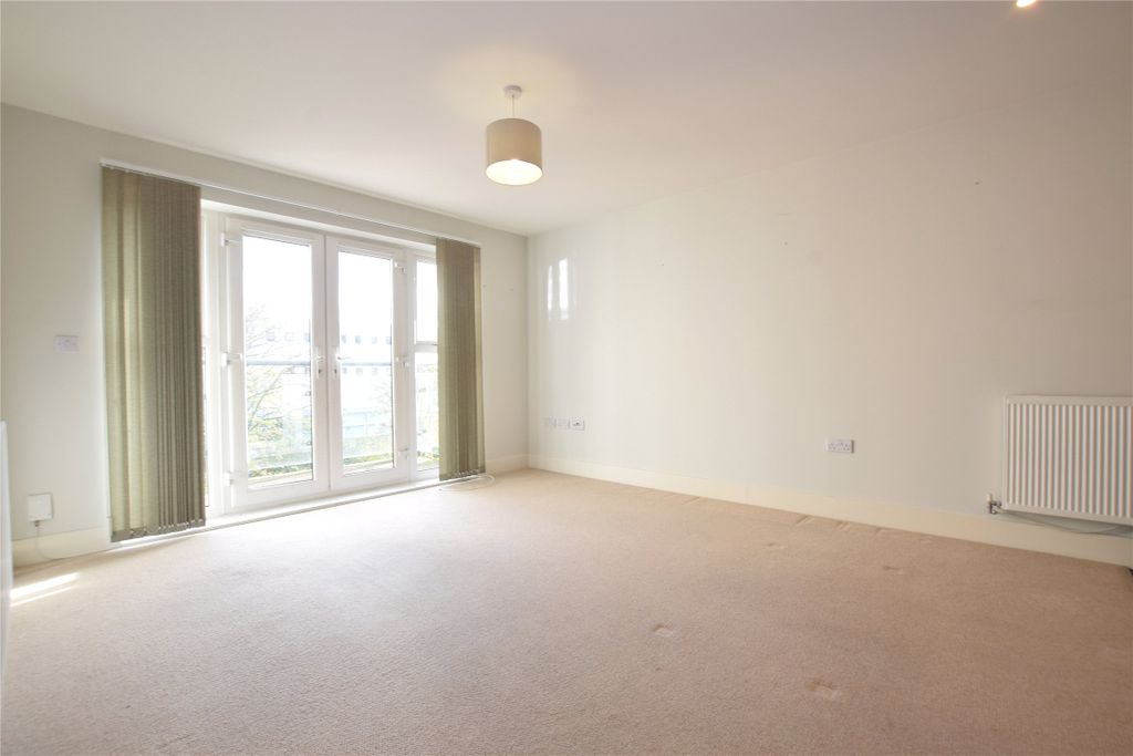 Property photo 1 of 8 Living Room