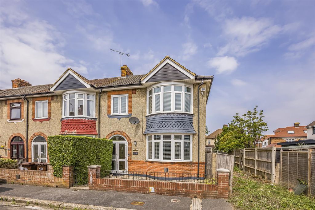 Property photo 1 of 24 21 Langdale Avenue, Portsmouth-Porticomarketing-O'