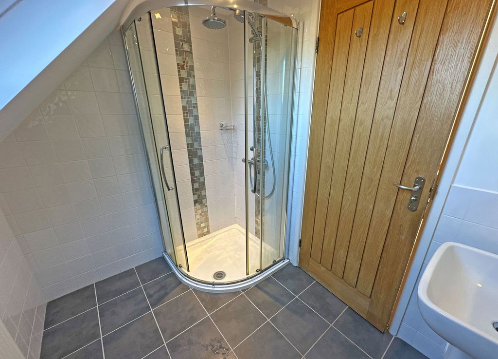 Property photo 3 of 25