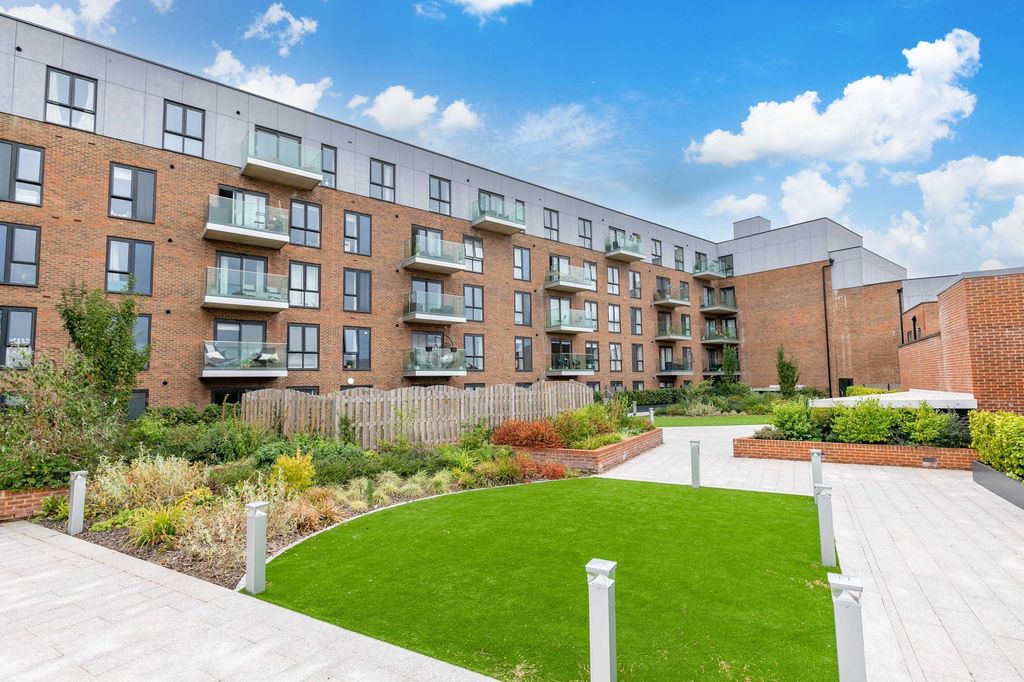 Property photo 2 of 16