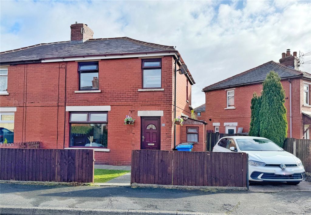 Property photo 1 of 25 External