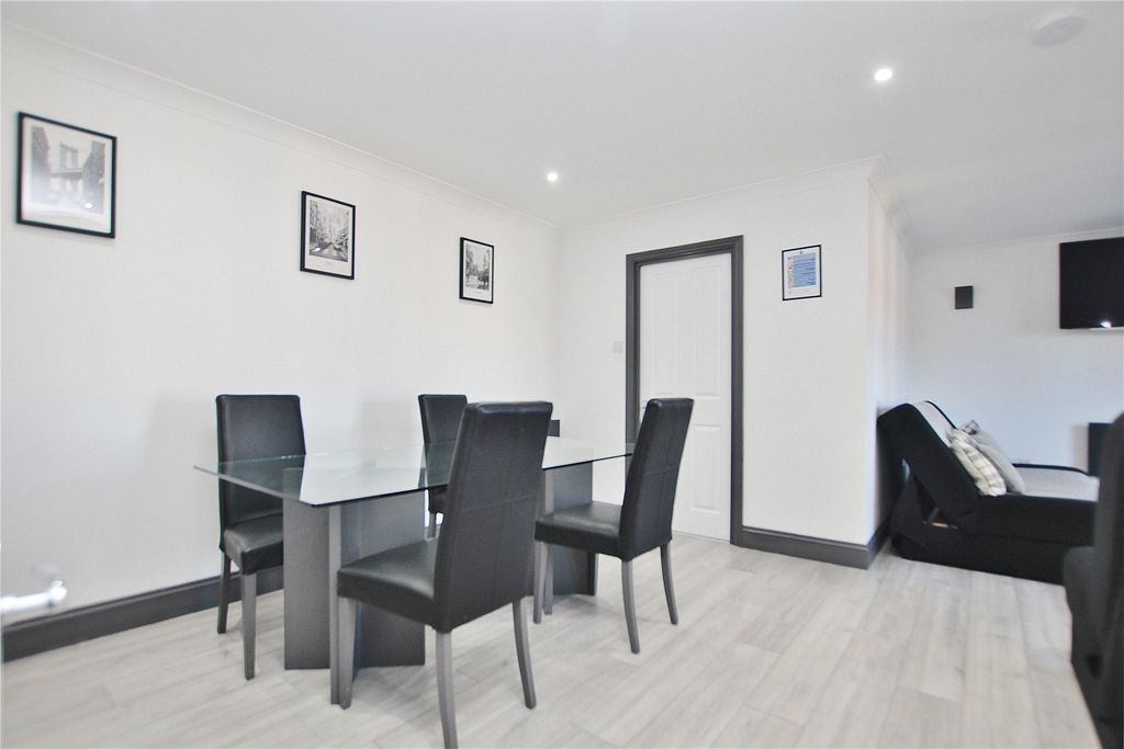 Property photo 3 of 9 Picture No. 04