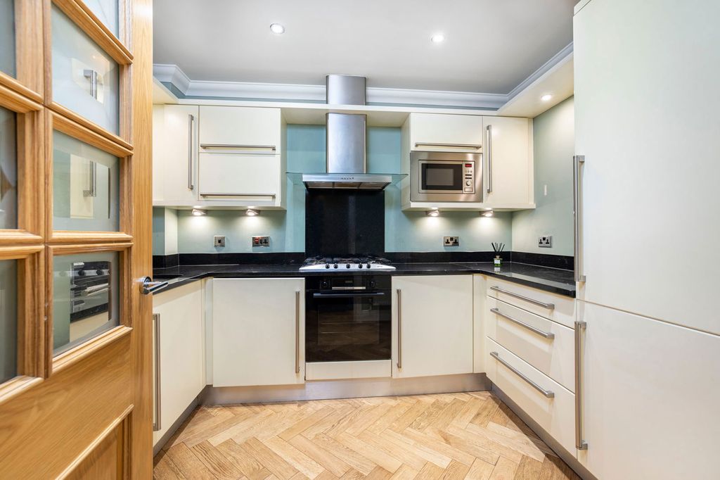 Property photo 2 of 12