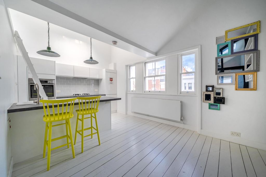 Property photo 1 of 18 Picture No. 02