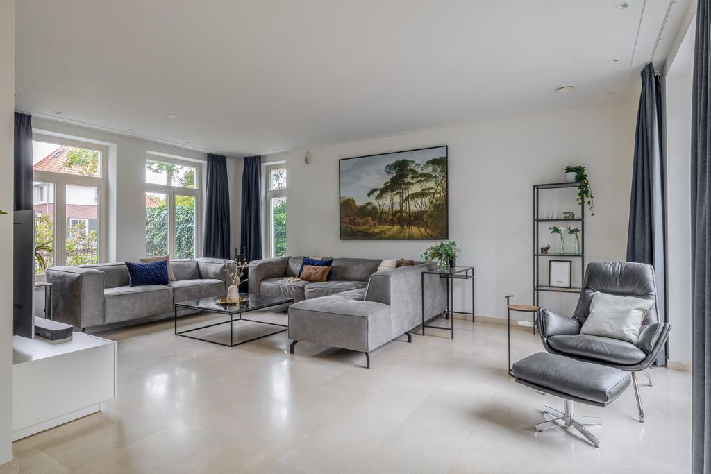 Property photo 3 of 26