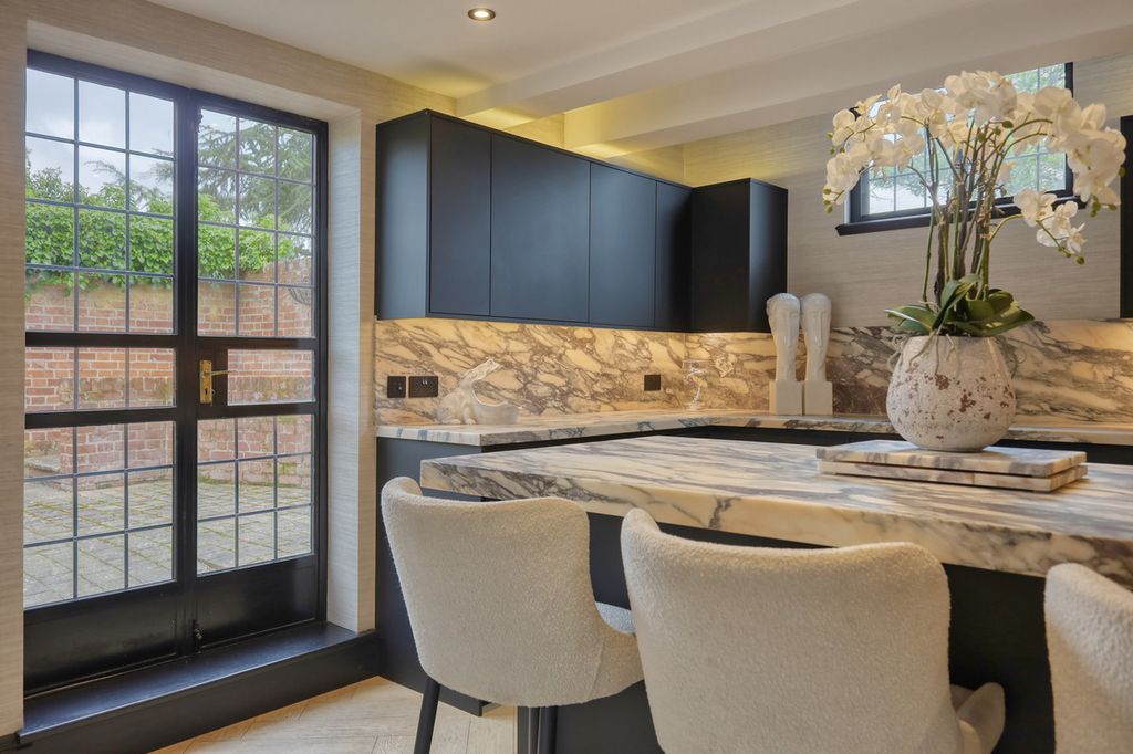 Property photo 3 of 35