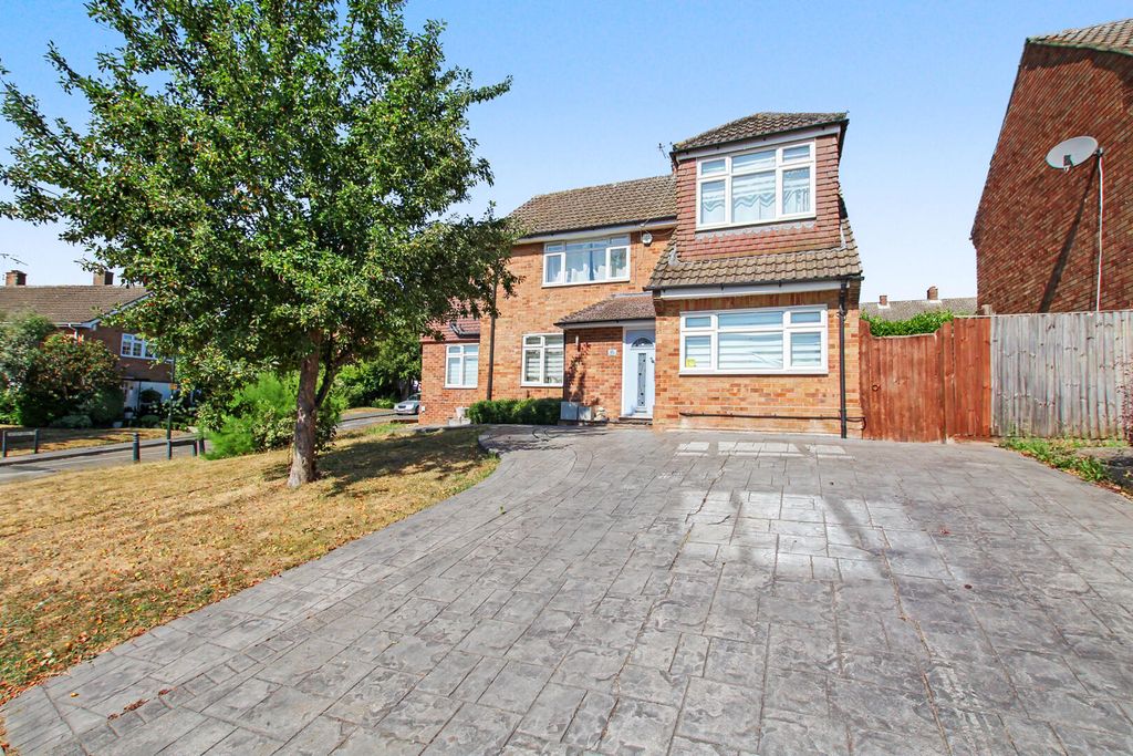 Property photo 1 of 12 Front (Exterior)