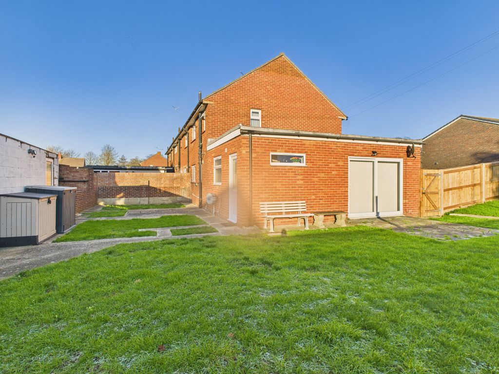 Property photo 3 of 37 Cam05068G0-Pr0062-Still038