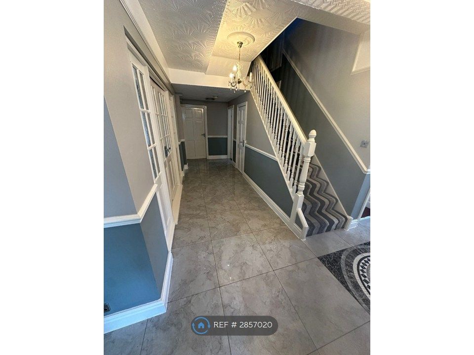 Property photo 3 of 35