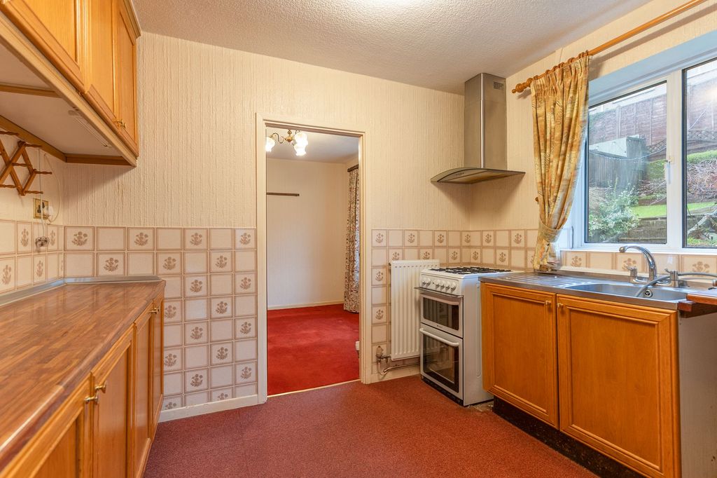 Property photo 3 of 21