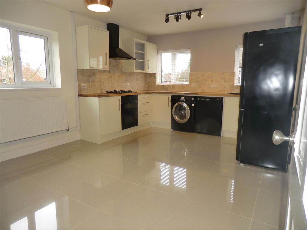 Property photo 1 of 16 Cimg1412.Jpg