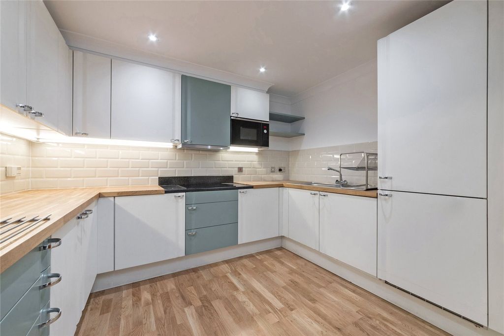 Property photo 3 of 8