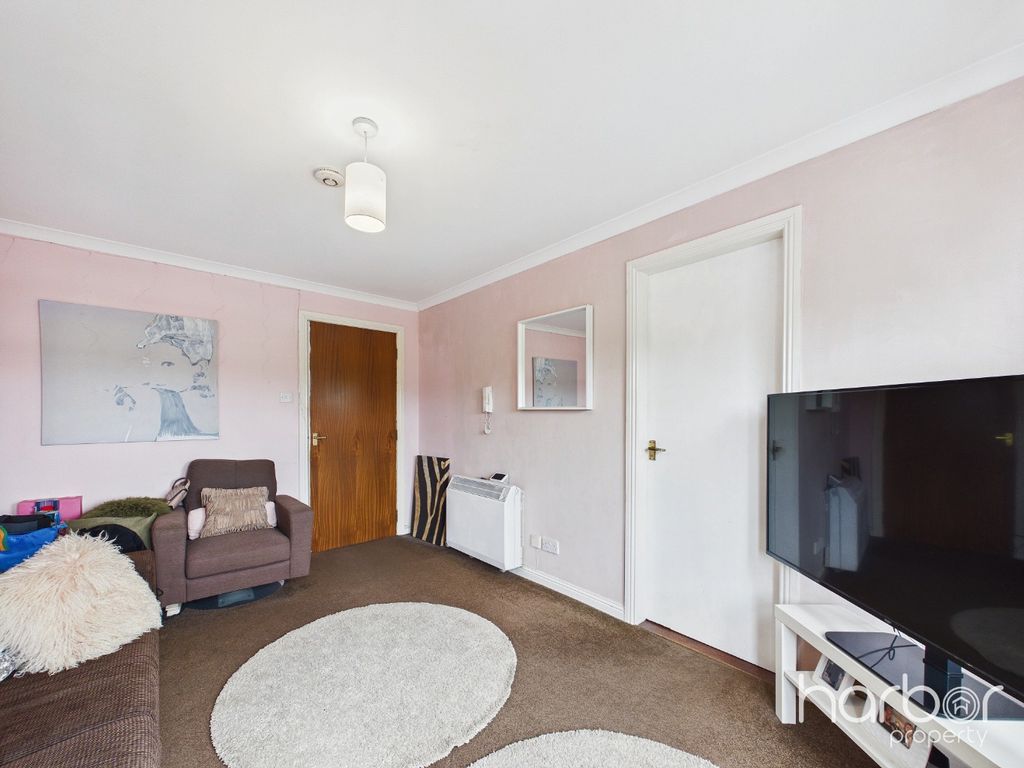 Property photo 3 of 11 5479195