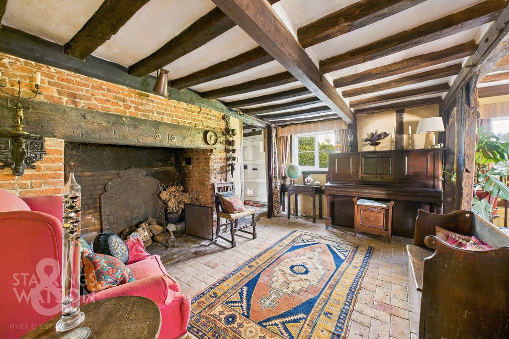 Property photo 2 of 42