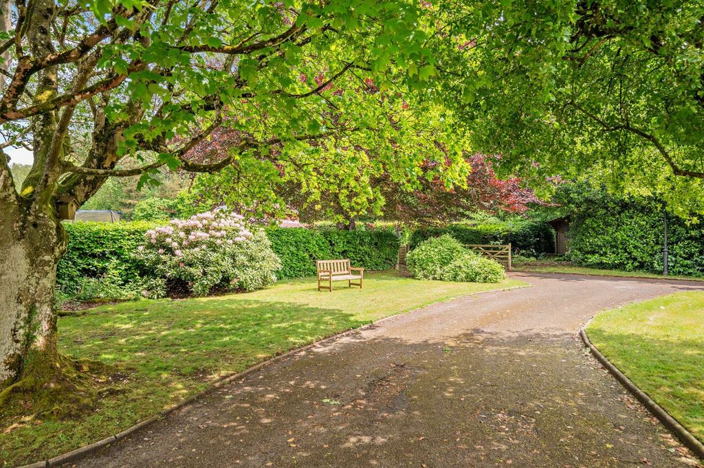Property photo 3 of 24 Grounds