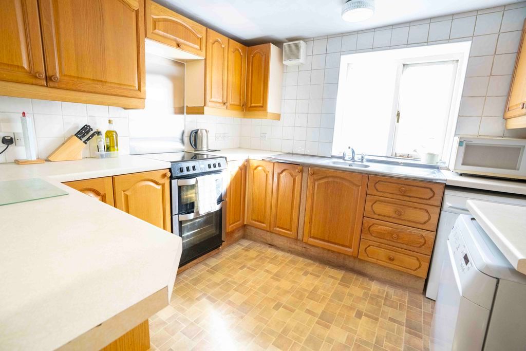 Property photo 2 of 39 Photo 30