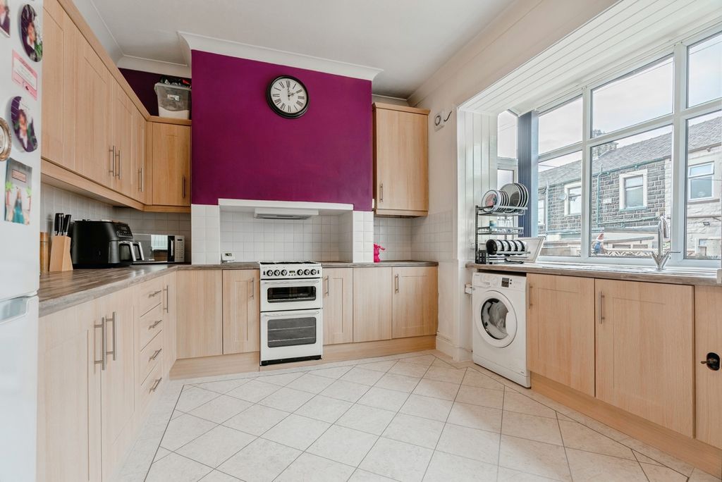 Property photo 3 of 16 Pbox-Img.Jpg