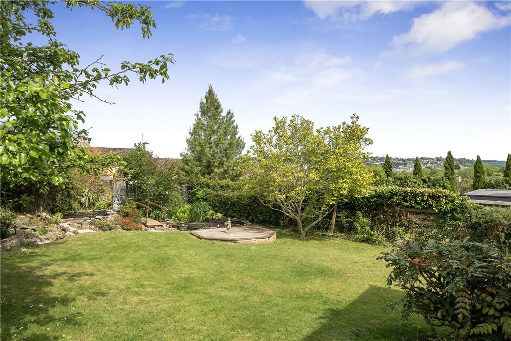 Property photo 2 of 19 Picture No. 14