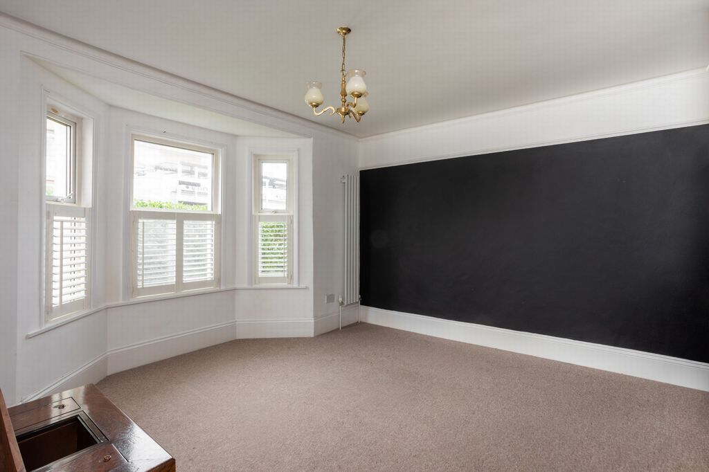 Property photo 3 of 19 Sitting Room