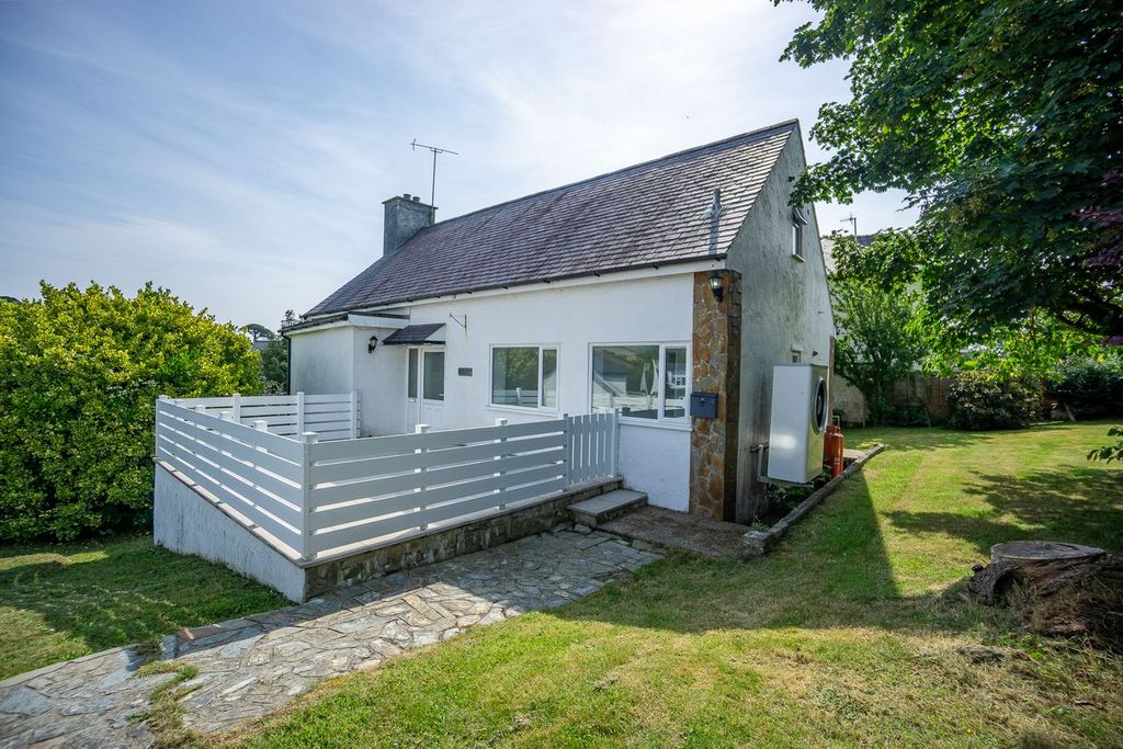 Property photo 2 of 28