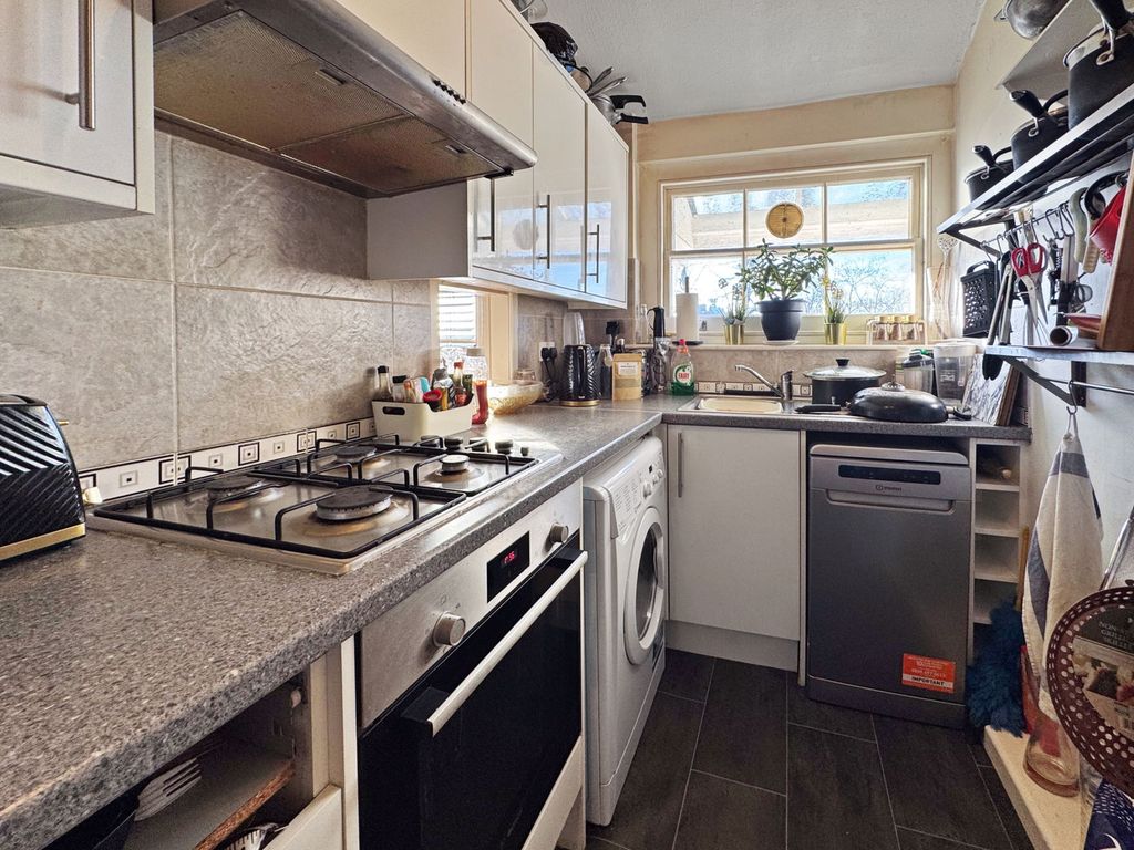 Property photo 3 of 7