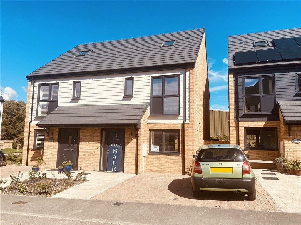 Property photo 1 of 14 Front Website