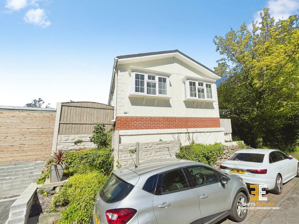 Property photo 1 of 30