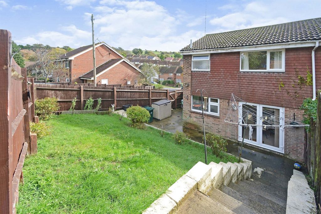 Property photo 2 of 14