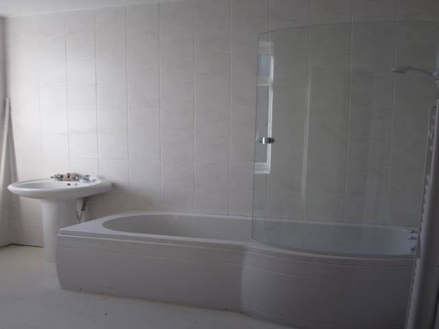 Property photo 2 of 3 Bathroom