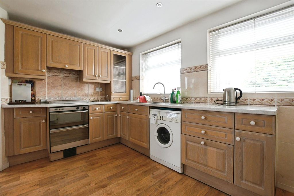 Property photo 2 of 10 Fitted Dining Kitchen