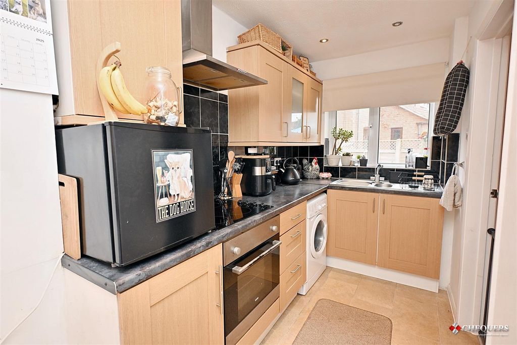 Property photo 2 of 16 Kitchen