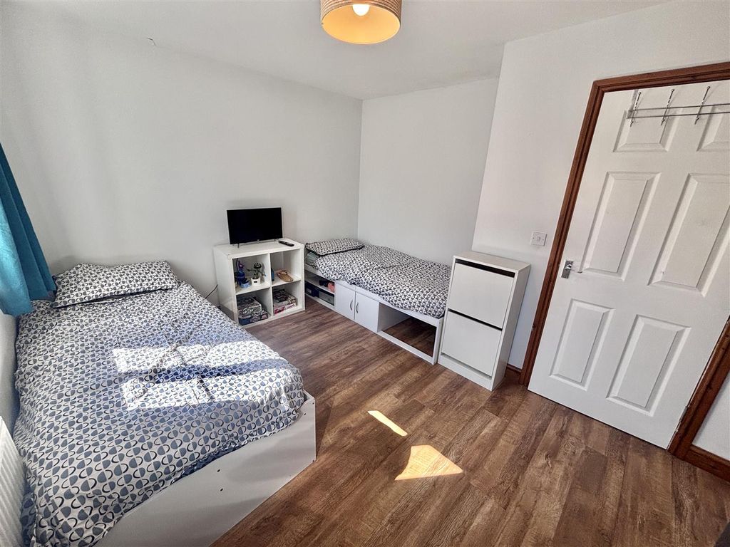 Additional image 7 of 3 bed town house for saleAusten Close, Par PL24