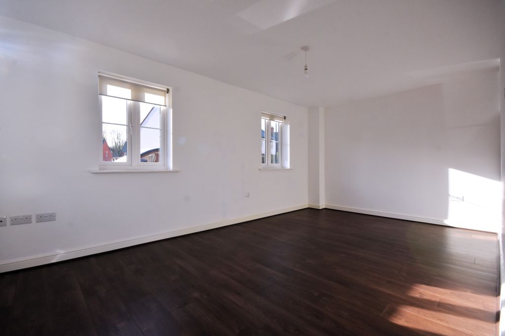 Property photo 3 of 10 Living Area