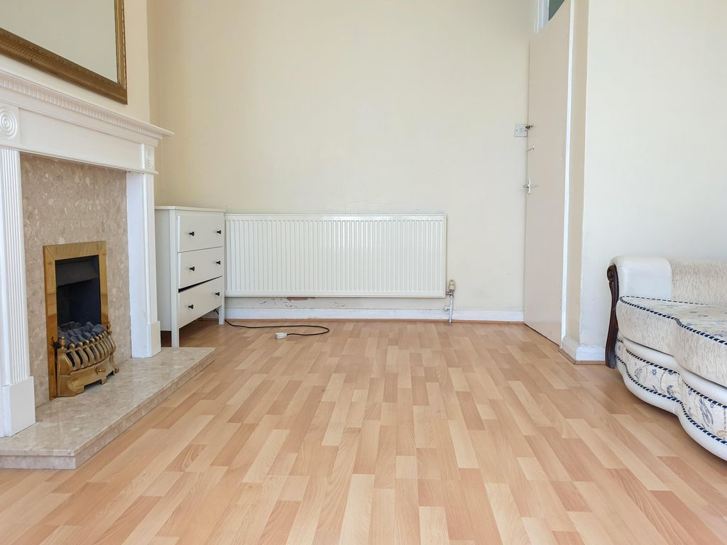 Property photo 3 of 10 Image