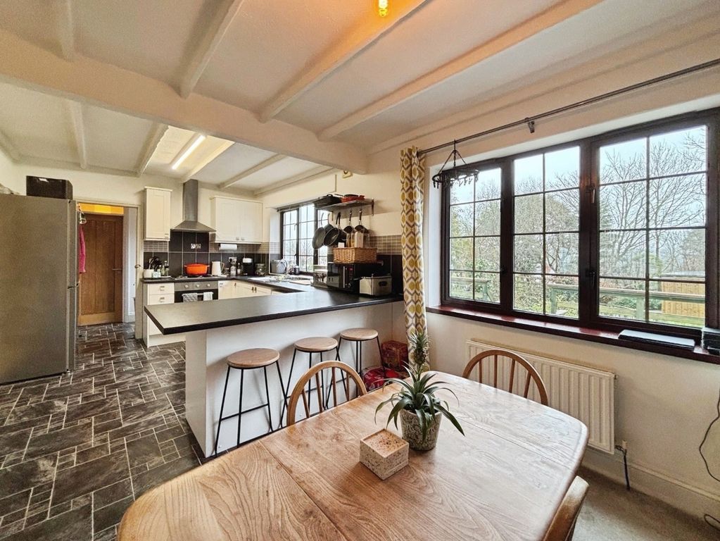 Property photo 3 of 21 4910656