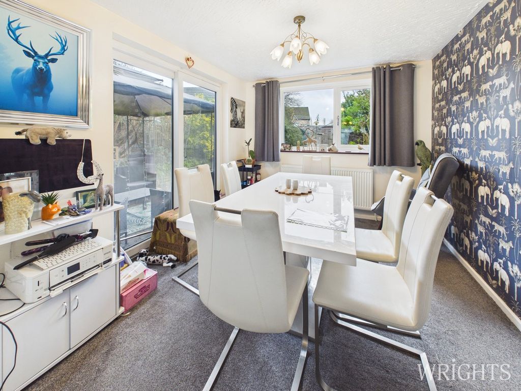 Property photo 3 of 20 Dining Area