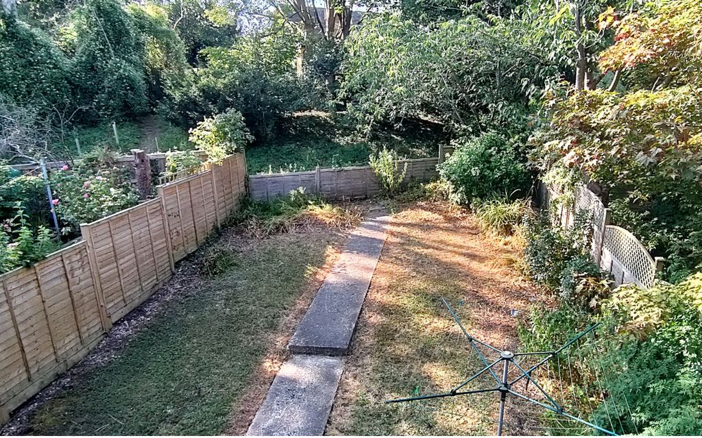Property photo 3 of 11 Garden