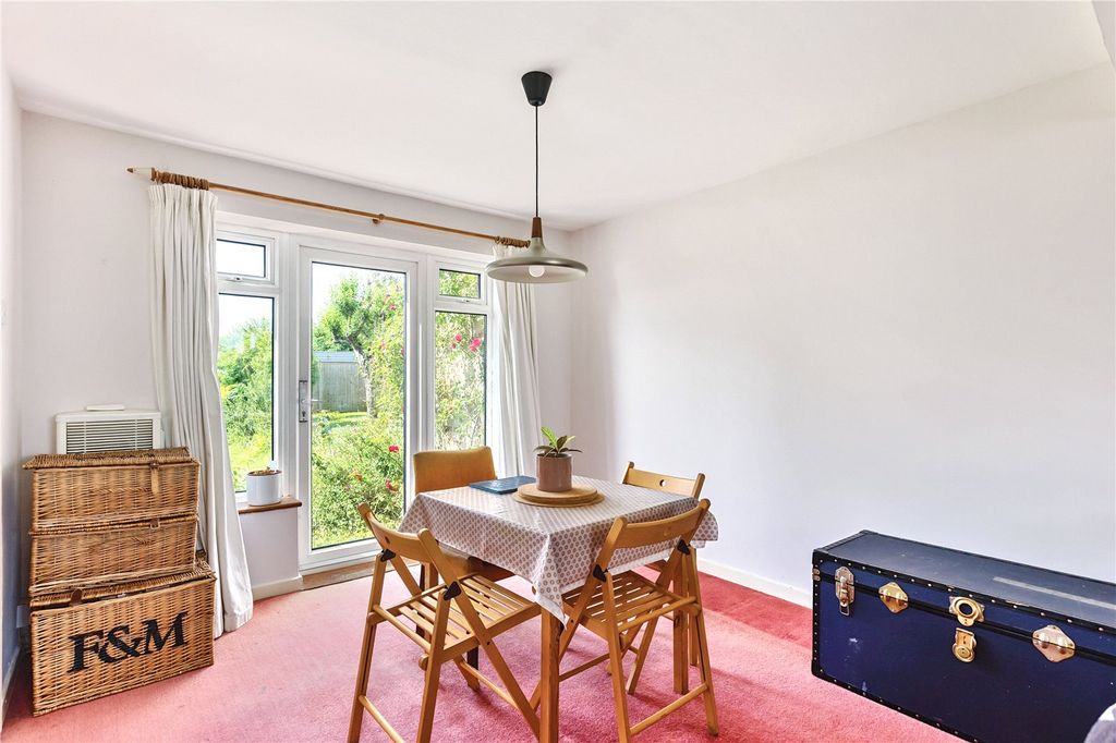 Property photo 3 of 11 Dining