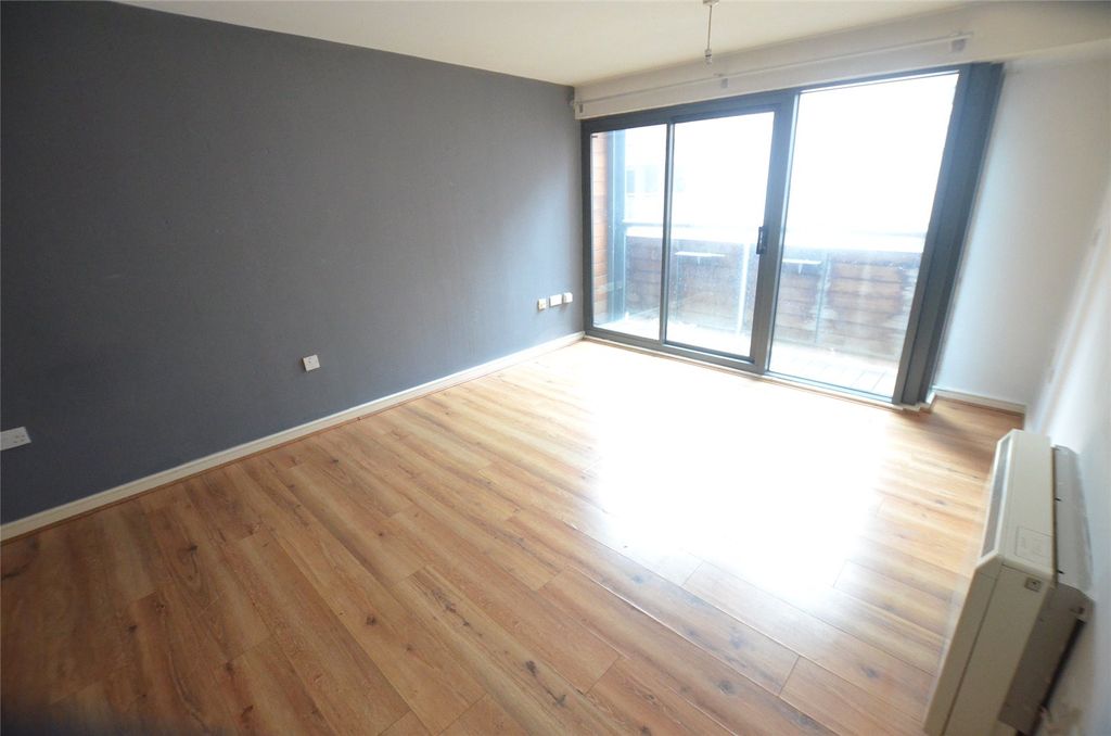 Property photo 3 of 6 Picture No. 09