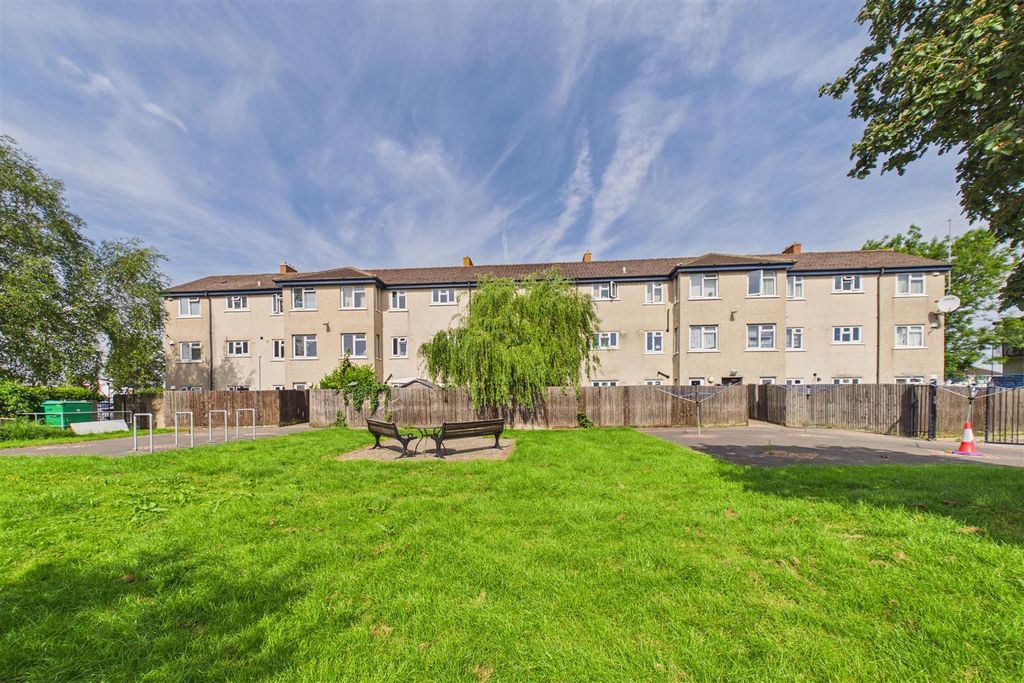 Property photo 3 of 31 99 Highridge Green, Highridge, Bristol Bs13 8Bn |