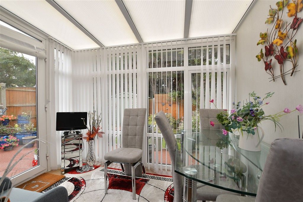 Property photo 3 of 12 Conservatory