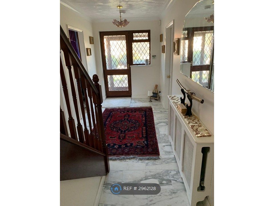 Property photo 1 of 8 Hallway