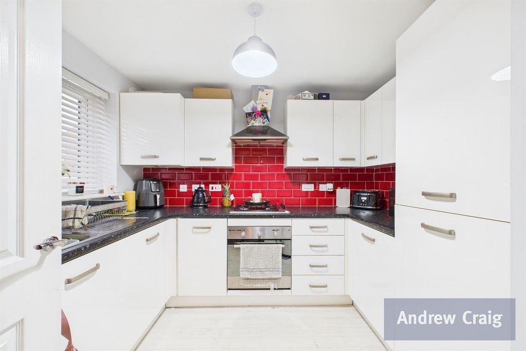 Property photo 1 of 8 (Main)