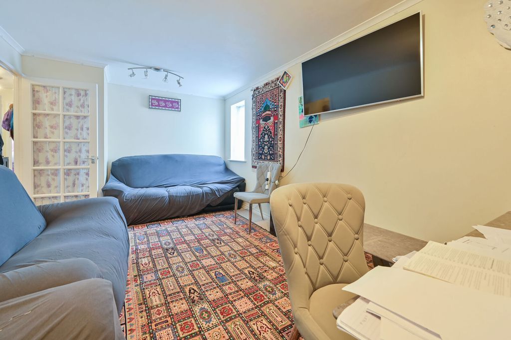 Property photo 2 of 6