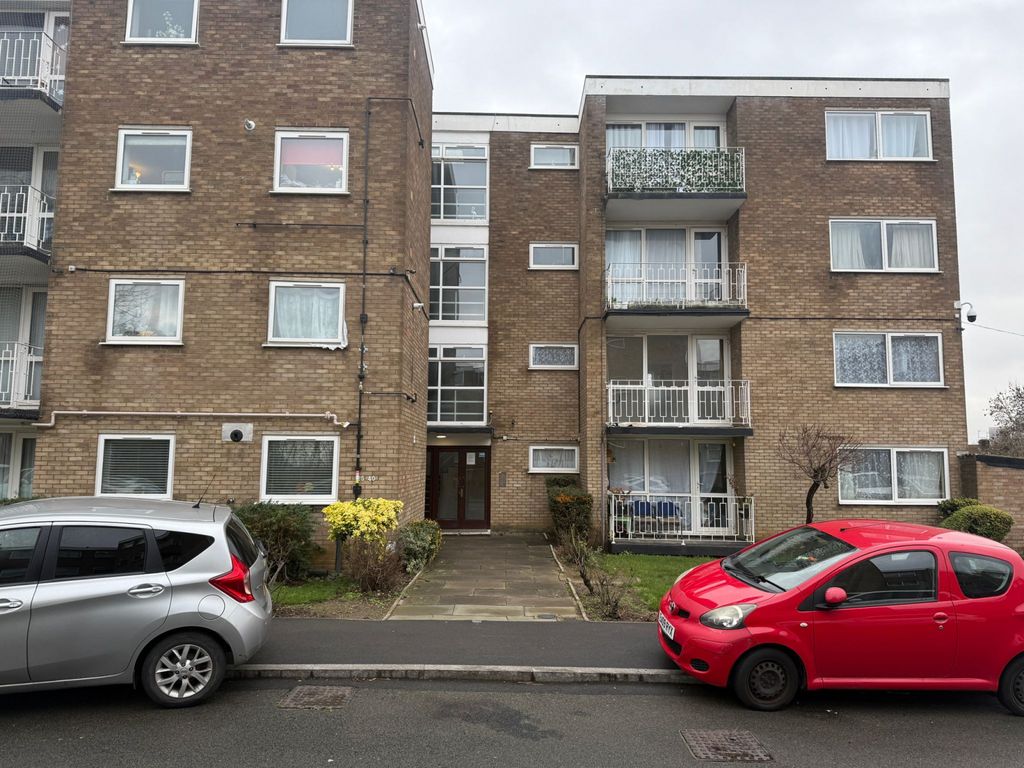 Property photo 1 of 9 Shared Freehold Flat For Sale