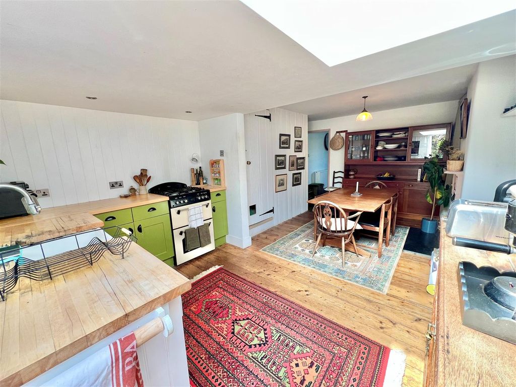 Property photo 3 of 14